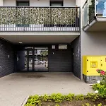 Color Apartments Apartament Black & White