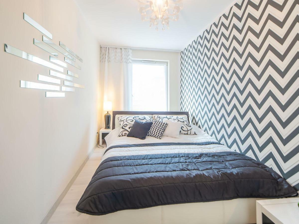 Color Apartament Black & White Apartment
