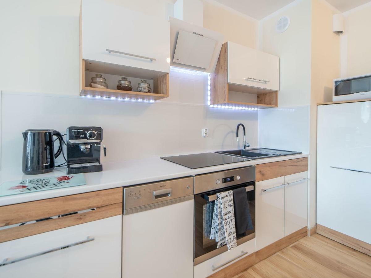 Color Apartament Black & White Apartment Kolobrzeg